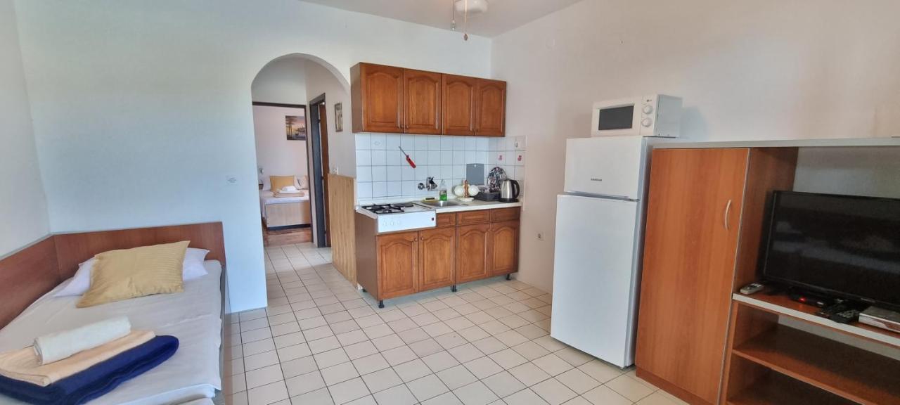 Apartments Anica Beber Borovići エクステリア 写真