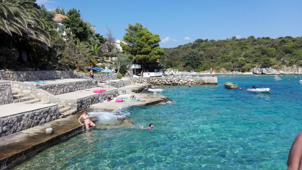Apartments Anica Beber Borovići エクステリア 写真